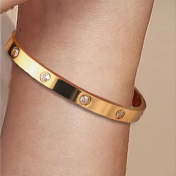 Bangle bracelet. Fashion jewelry. New - Picture 2 of 2